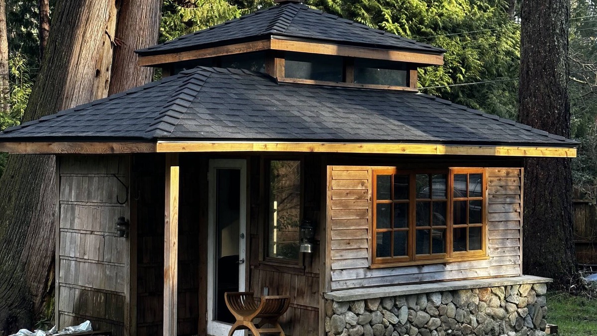 Bowen Island House | Sauna + Cold Plunge @ Boho House on Bowen Island