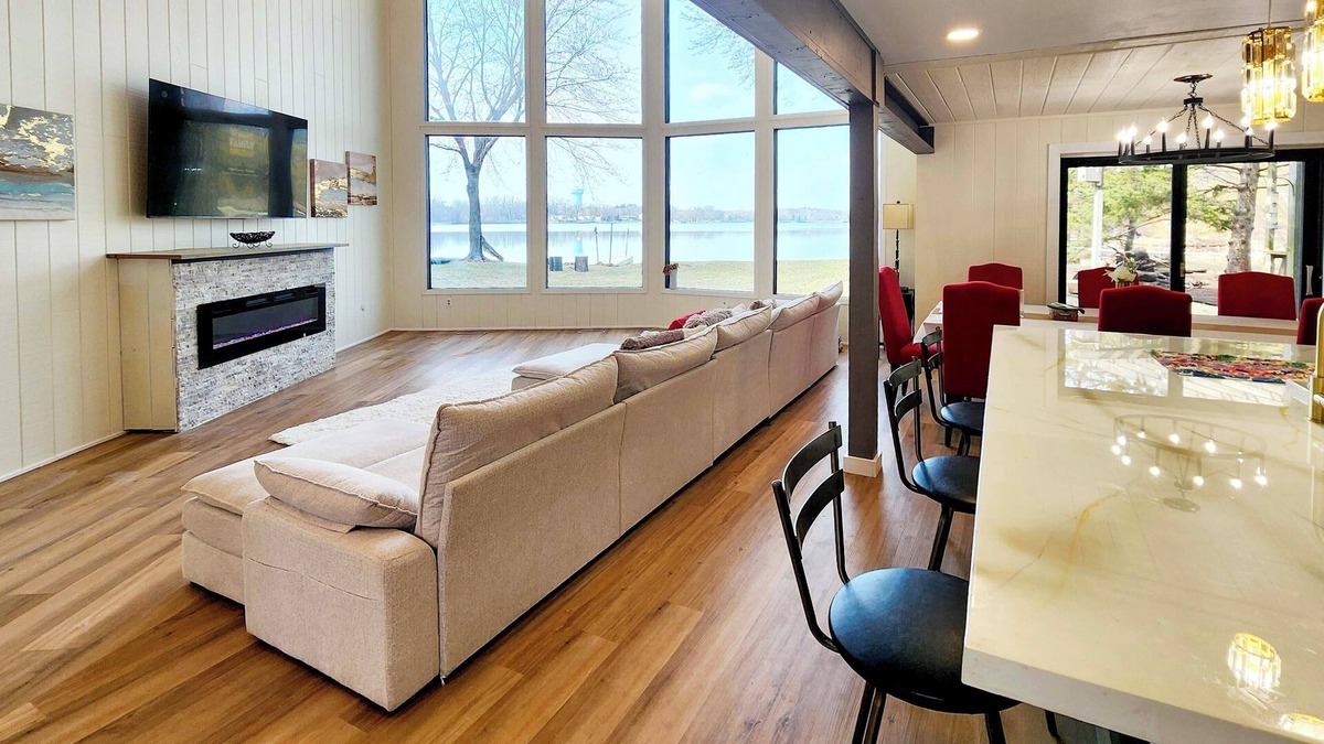 Little Canada House | Sauna & Dock: 'Castle House' on Private Beach!