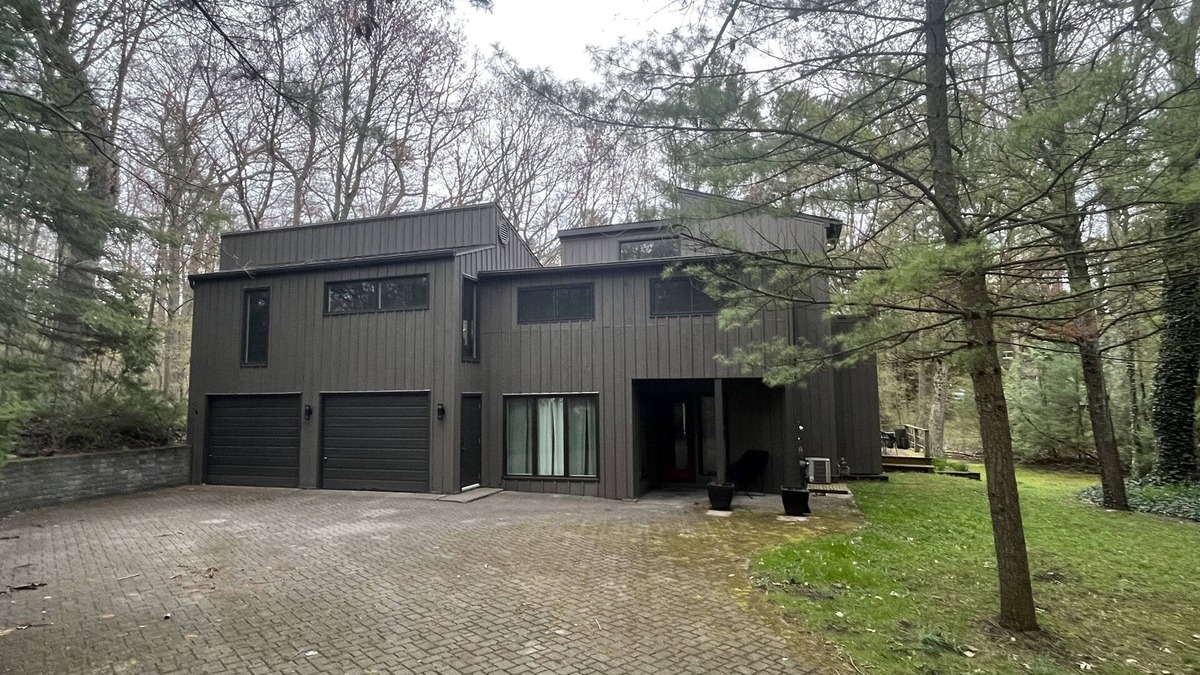 Grand Bend House | Saunter to the Beach (3 min walk)