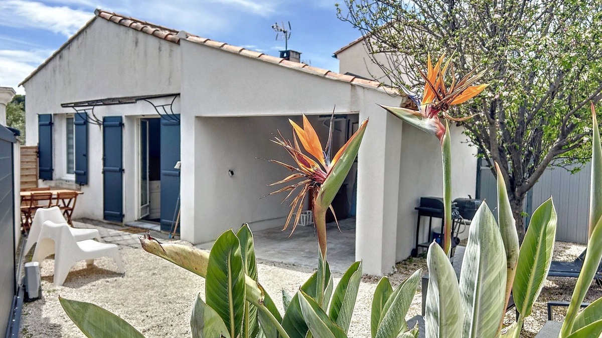 Sausset-les-Pins Apartment | SAUSSET-LES-PINS NEAR BEACH AND VILLAGE CENTER