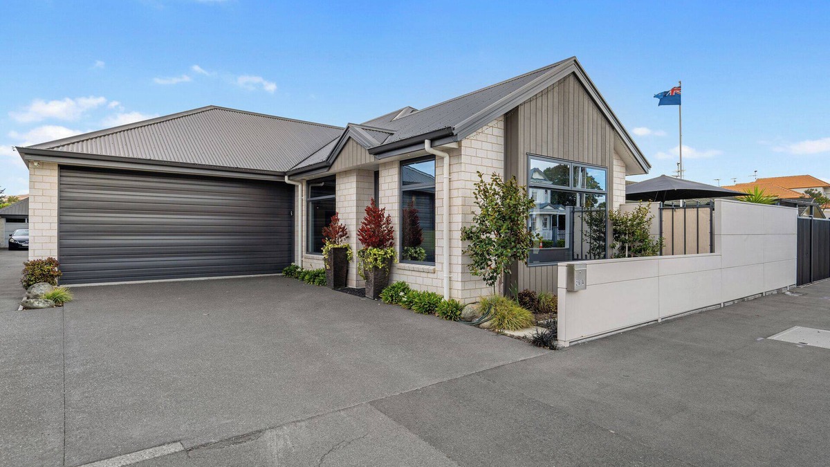 Blenheim House | Sauvignon Place - Blenheim Holiday Home