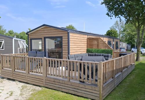 Kropswolde Ski Chalet | Savacejo Luxe Nieuw Chalet met Prachtig Uitzicht op het Zuidlaardermeer