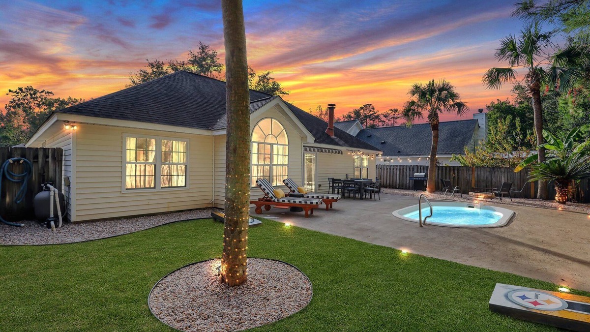 Savannah House | Savannah Jazz Fest Getaway Pool + Game Room + Fire Pit