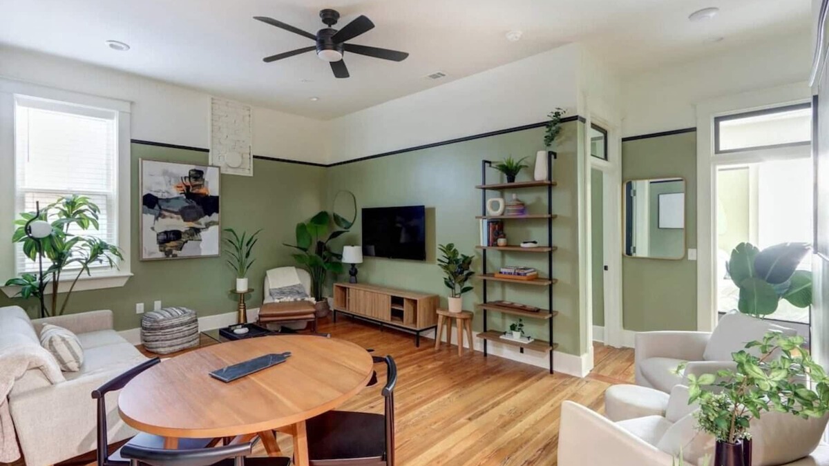 Old West Broad Neighborhood Apartment | Savannah Moss @ The Huntingdon Lofts Collection