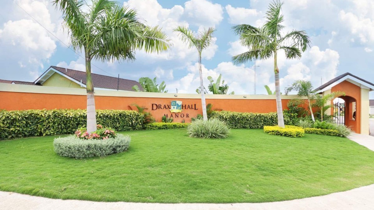 Ocho Rios House | Savannah's Escape is a Two (2) Bedroom two (2) Bathroom house.