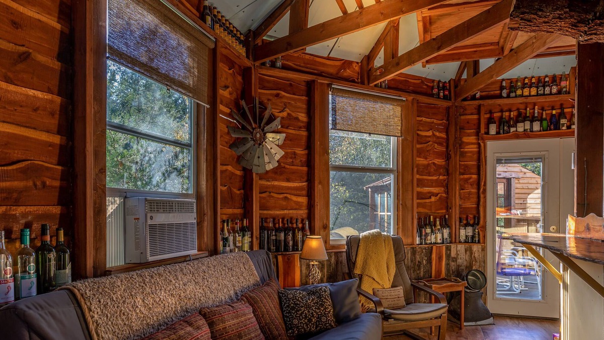 Celeste Bed & Breakfast | Savannah's Meadow