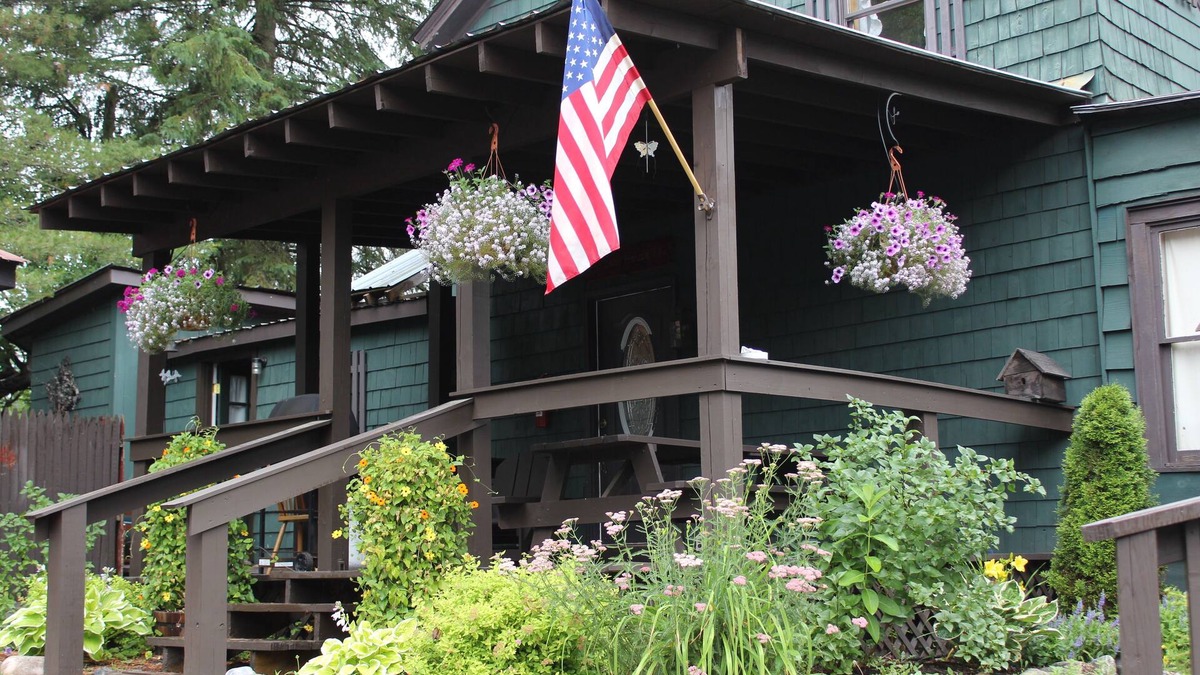 Chestertown Cabin | Save on weekly rental & Mon to Thurs. Perfect for Ski Holidays or Summer Fun