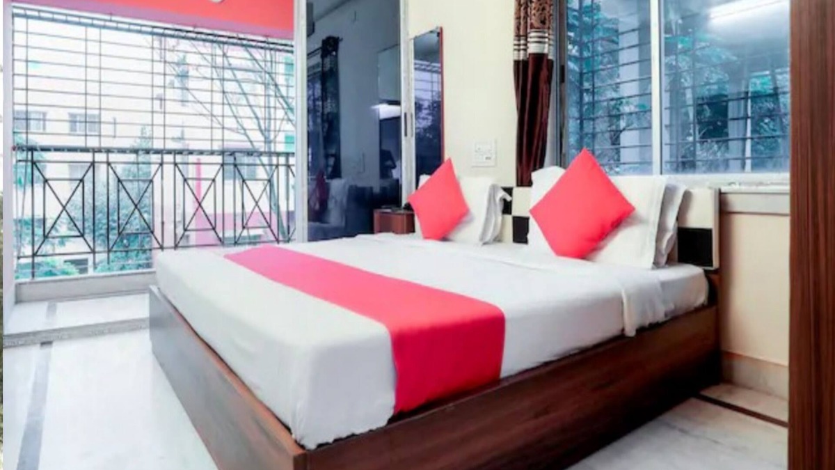 New Town Apartment | Saver Rooms with amenities near biswa bangla gate and kolkata airport