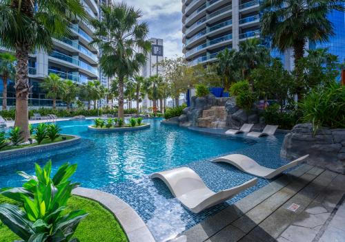 Business Bay Apartment | Savis Homes - 1BR Ultimate Luxury and Glam Escape