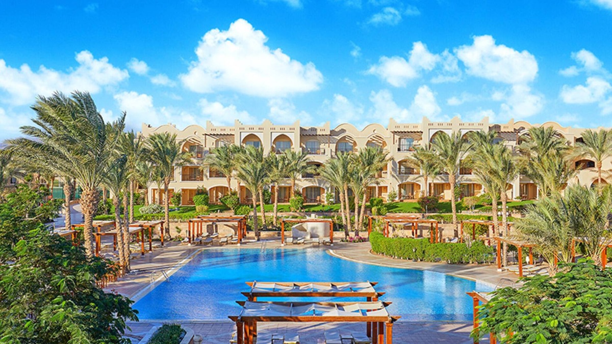 Makadi Bay House | Savor Exceptional Breakfast in Relaxing Room Close to Makadi Beach