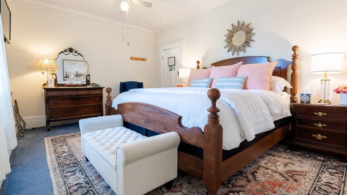 Marblehead Apartment | Savor the Sunrise: Breakfast at the Victorian Inn