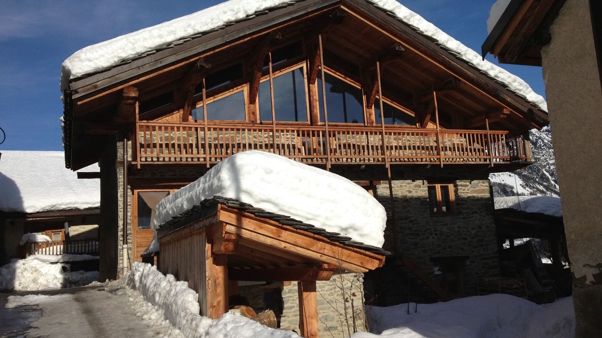 Villaroger Ski Chalet | Savoyard chalet connected to the resort of Les Arcs, rental from Sunday to Sunday