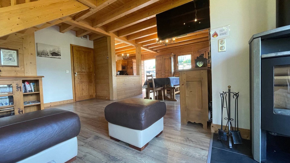 Verchaix Ski Chalet | Savoyard Chalet with Garden, Wood Stove and WIFI