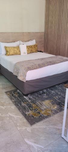 Jwaneng House | Sawa Sawa Lodge