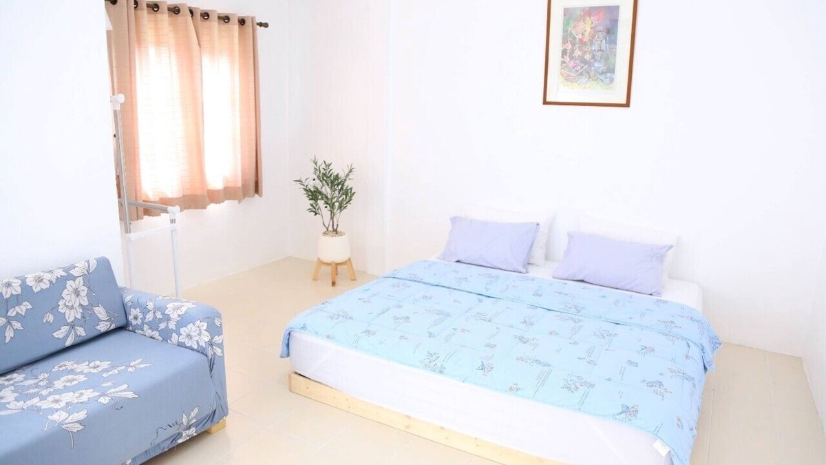 Sam Wa Tawan Ok House | Sawasdee,Free Wifi,Large home, near Don Mueang Airport,Occupy the whole house.