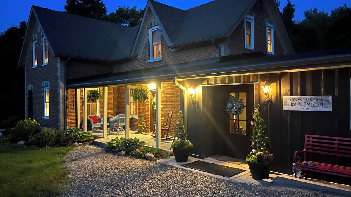 Algonquin Highlands Bed & Breakfast | Sawyer's Creek Bed and Breakfast