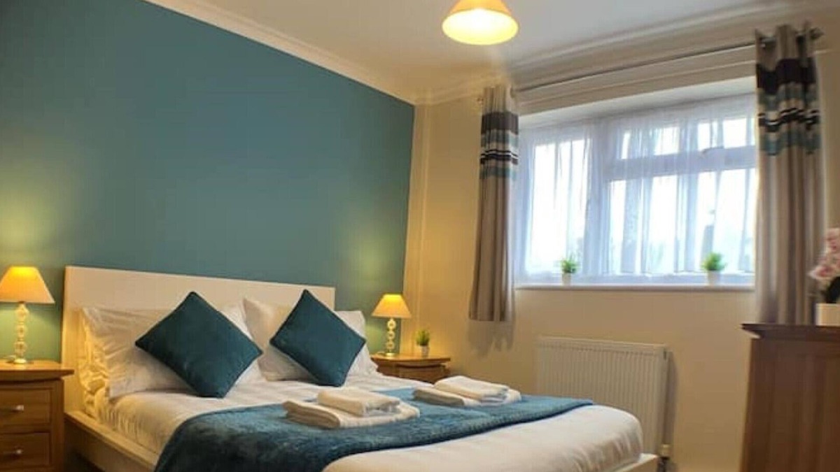 Burgess Hill Apartment | Sawyers Lodge is a charming flat, in a quiet cul-de-sac for up to 4 guestsn