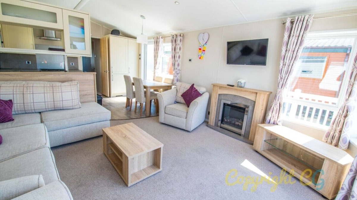Camber RV Rental | SBL54 - Camber Sands Holiday Park - Mini Lodge - Sleeps 8 - 3 Bedrooms
