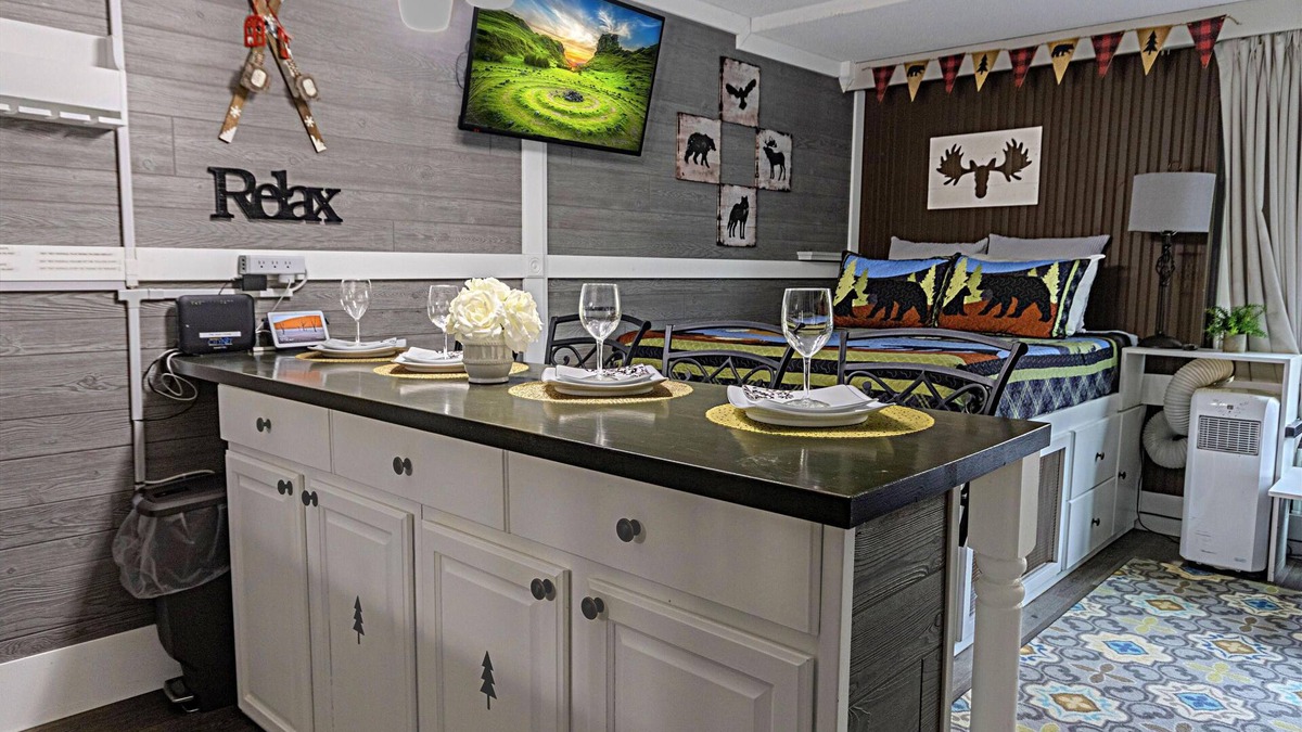 Snowshoe Condo | SC 2209: Cozy Modern Ski Retreat | Fireplace & Easy Slope Access