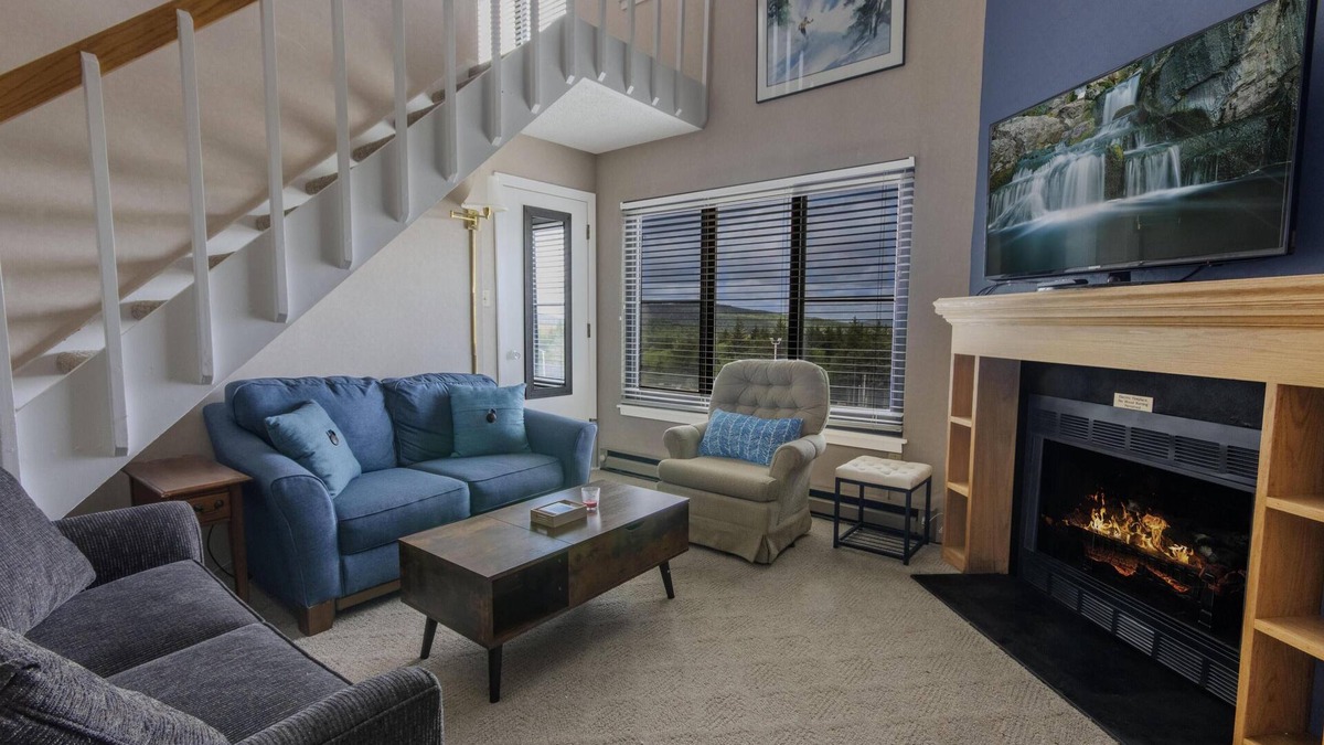 Snowshoe Condo | SC 5313: Appealing 2BR with loft & private balcony. Perfect for summer w/pool!