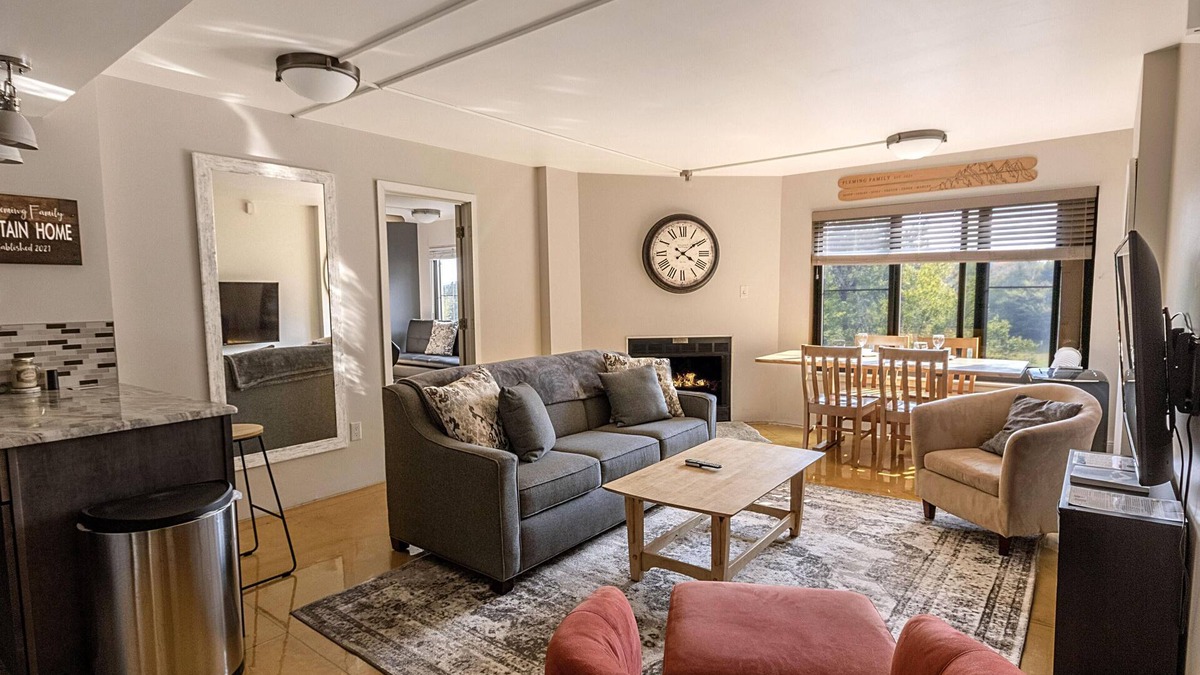 Snowshoe Condo | SC 5406: King Bed Modern Retreat | Comfort, Fireplace & Easy Ski Access