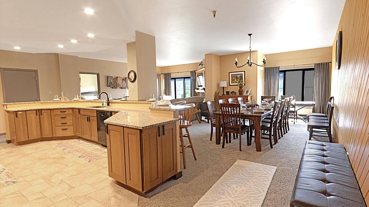 Snowshoe Condo | SC 5801: Silver Creek Penthouse – Cool Summer Escape with A/C in Every Bedroom!