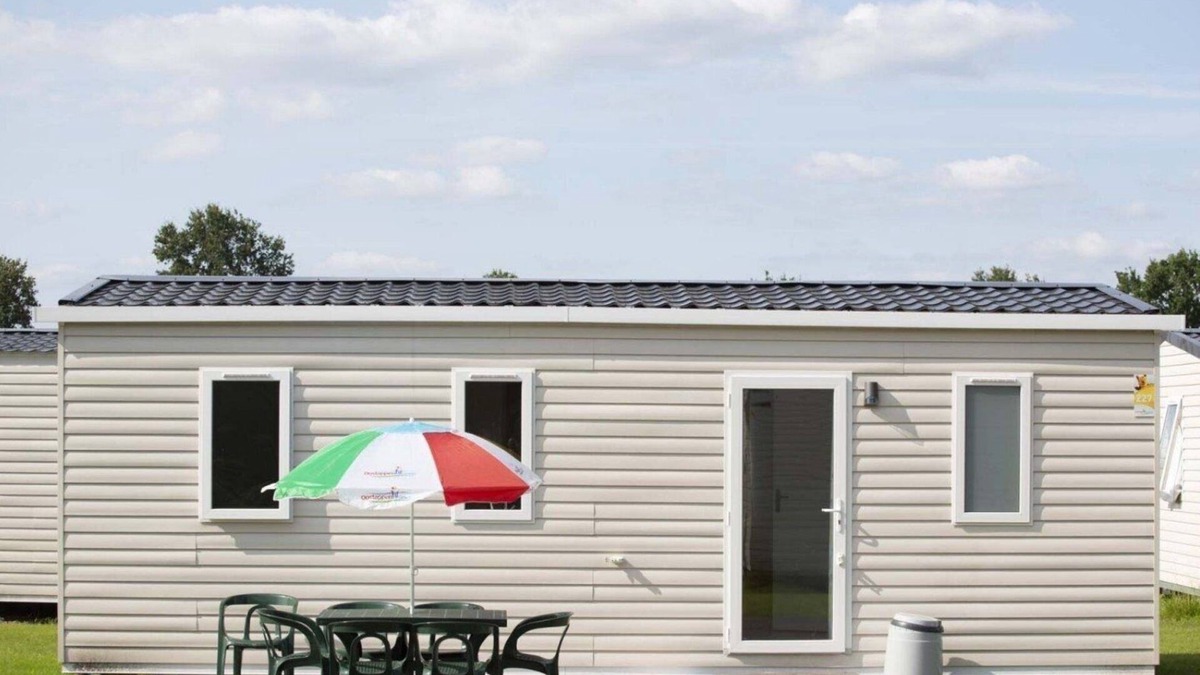 Coffeyville RV Rental | SC Mobile Home 6p - Three Bedroom Camping, Sleeps 6