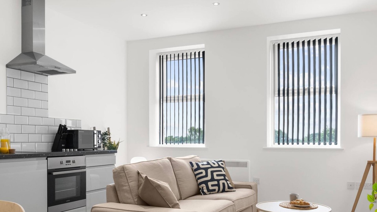 Balsall Common Apartment | SCA- Arden Apartment 3 Triple Bedroom Free Parking