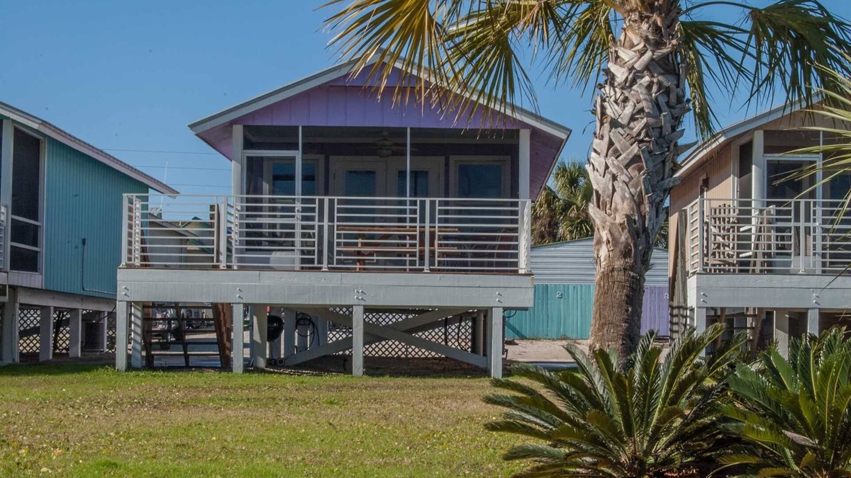 Cape San Blas Cottage | Scallop Cove #3 - Phish Headz - Bayfront, Pet Friendly, Save 15% on 25' Bookings!