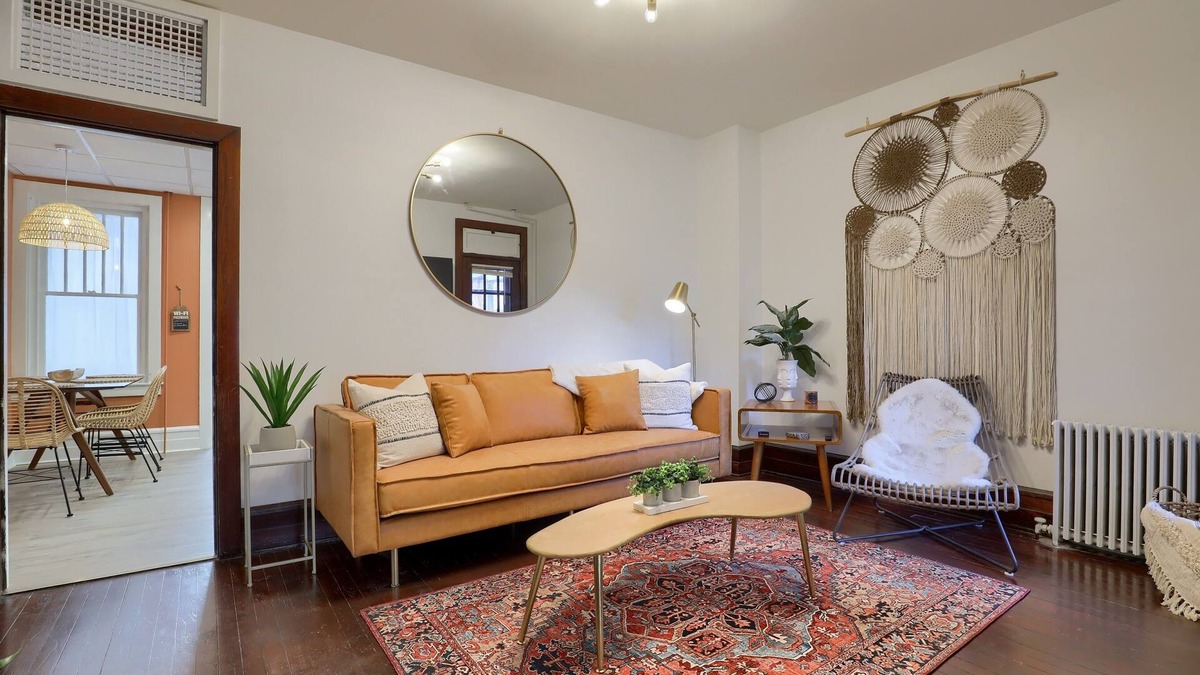 Ephrata House | Scandi-Boho Chic Small Town Getaway - Private Yard