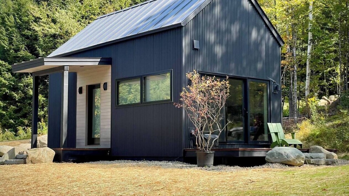Waterbury Center House | Scandinavian Alpine Cabin Retreat