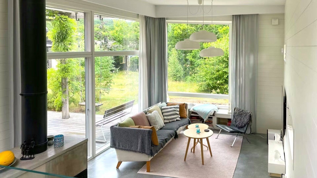 Listarum House | Scandinavian Design Vacation Home. Walk to Beach & National Park!