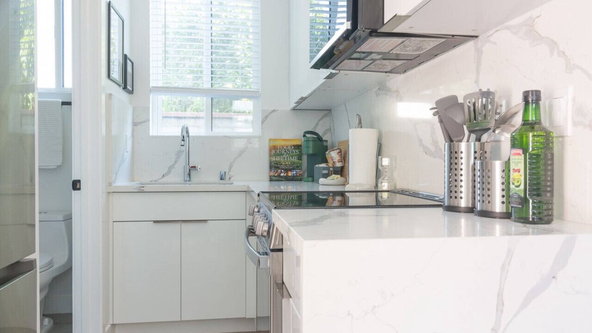 North Hollywood Apartment | Scandinavian-Style 1BR Apartment BUILT 2024 (p80)