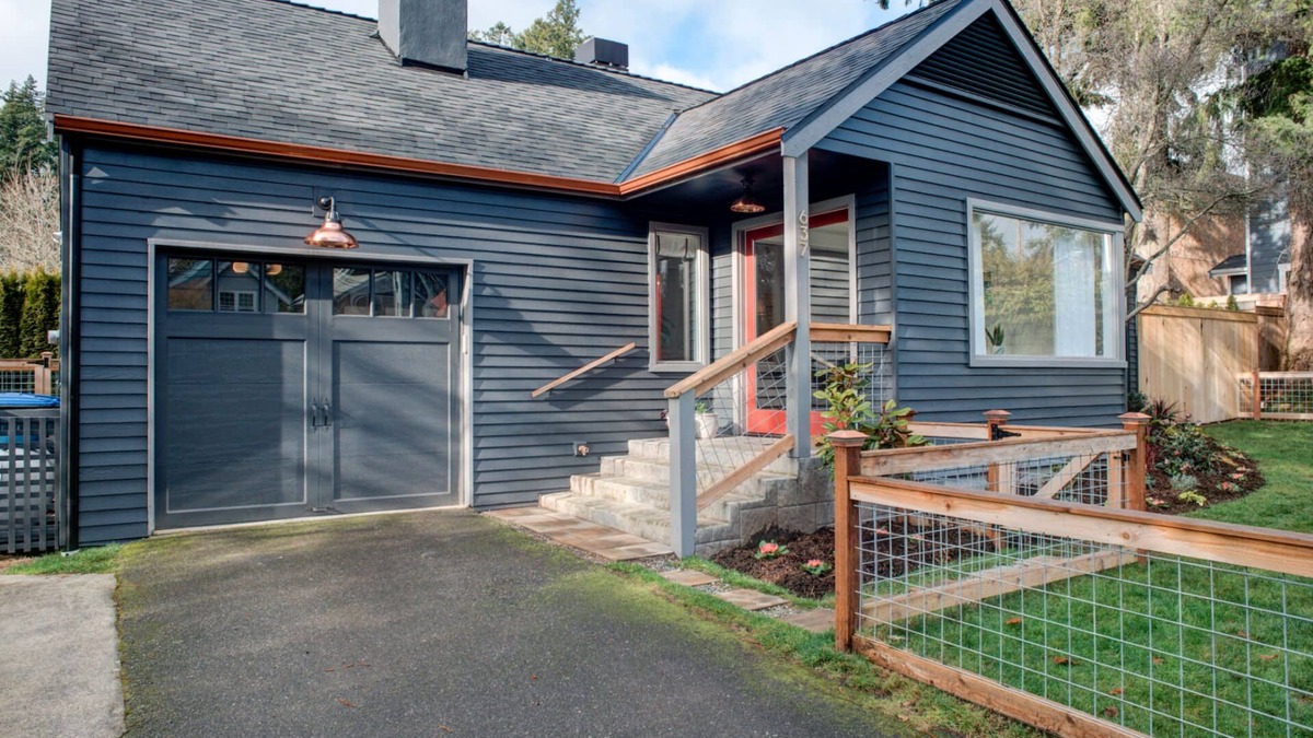 Winslow House | Scandinavian Cottage by the Sea - Close Walk to Ferry and Town