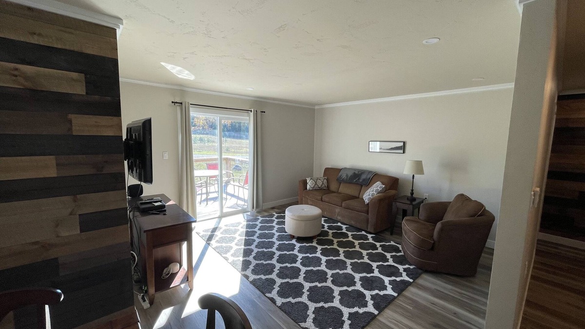 Iron Mountain House | Scenic 2BR by Pine Mountain - Ski Hill + Golf Course