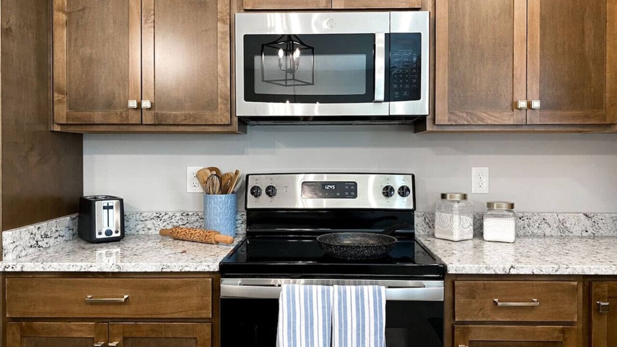 Forest House | Scenic 3-Bed Home - Modern, Serene, Keyless Entry!