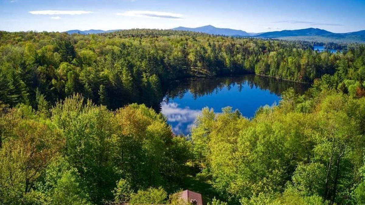Vermontville Cabin | SCENIC ADIRONDACK LAKEFRONT LOG HOME, TWO SKI MOUNTAINS, SNOWMOBILE TRAILS