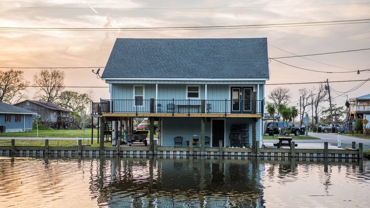 Chauvin House | Scenic Bayou Side Home; Cocodrie Robinson Canal Bridge is open!