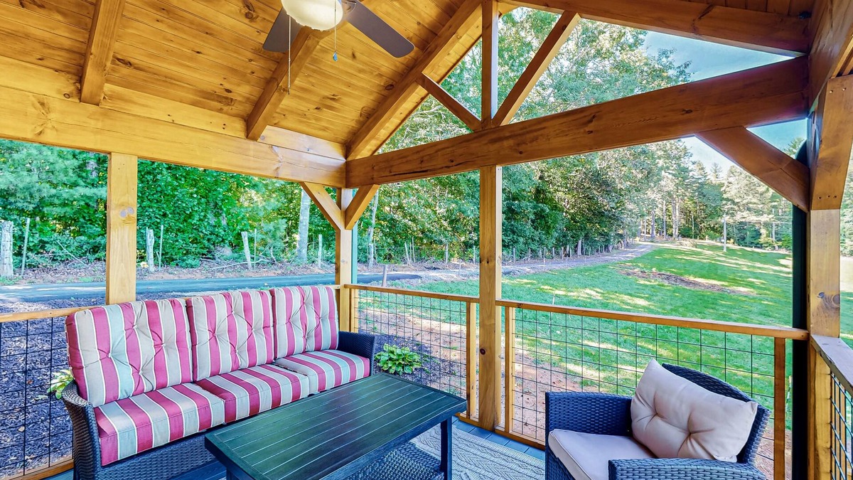 Mars Hill Cabin | Scenic cabin w/private hot tub, amazing views, & covered porch. Nearby Skiing
