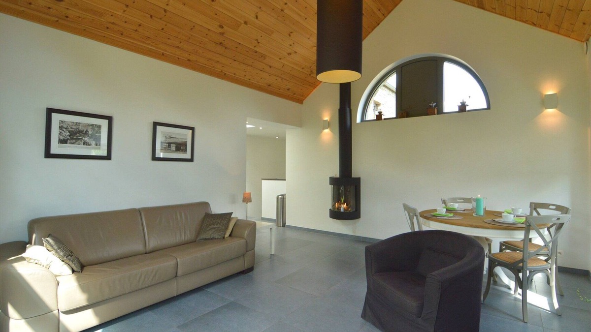 Stoumont Cottage | Scenic Cottage in Rahier