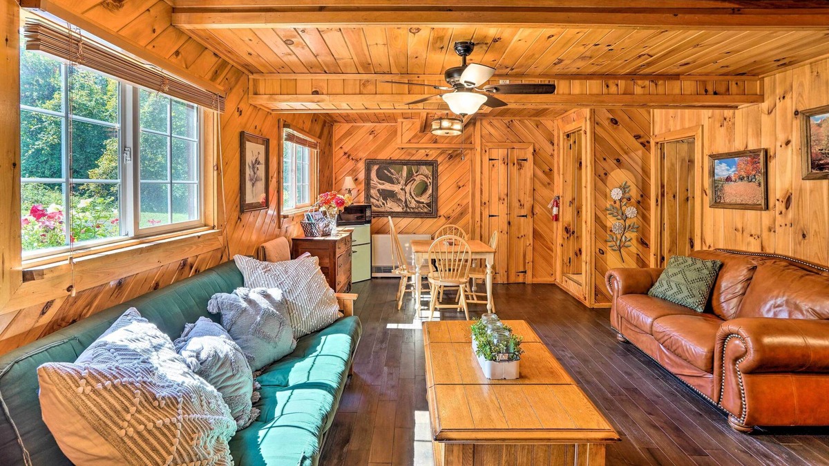 Durham Cabin | Scenic Durham Getaway < 8 Mi to Windham Mtn!