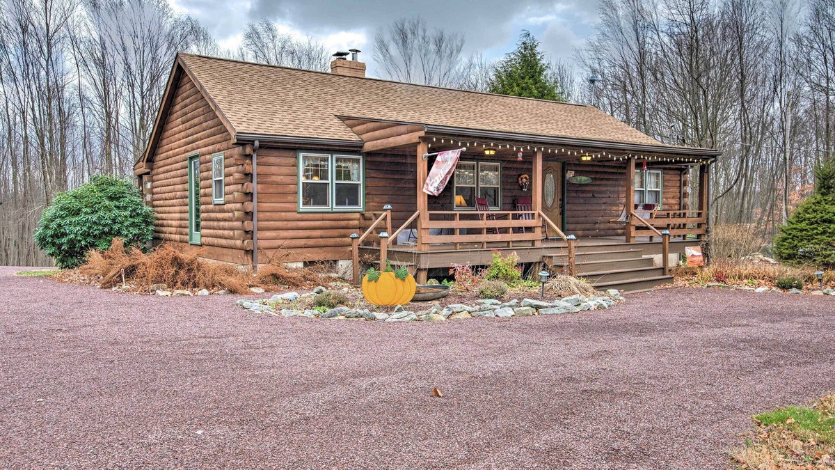 Dushore Cabin | Scenic Dushore Escape w/ Fire Pit + Grill!