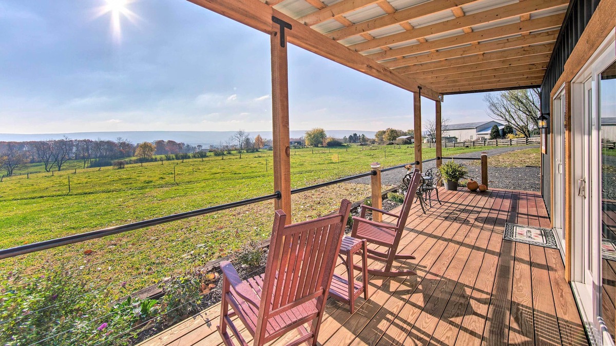 Pine Grove House | 'Scenic Escapes' Romantic Pine Grove Getaway!