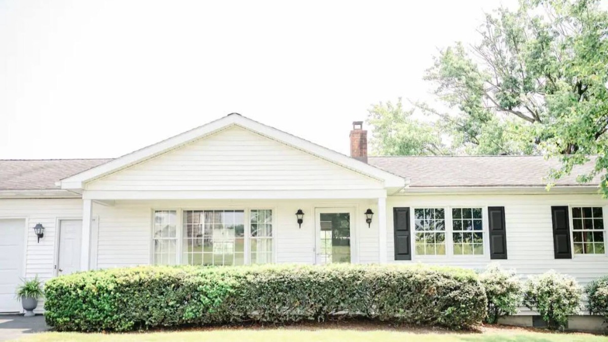 Witmer House | Scenic Farmview House w/Hot Tub and Rec Room