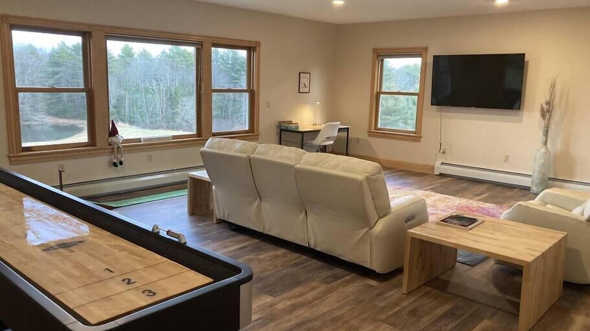 Topsham Apartment | Scenic Game Room at Augusta Road