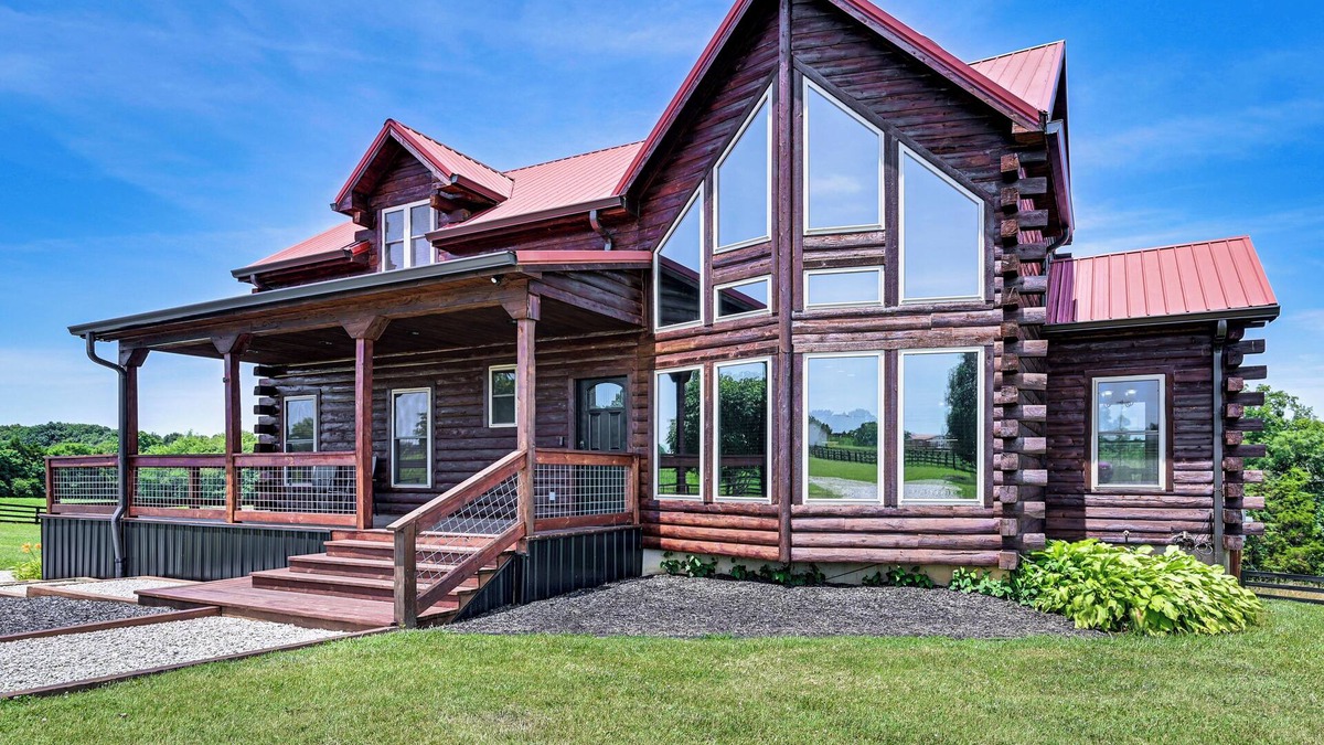 Lindseyville House | Scenic Getaway w/Deck: 7 Mi to Mammoth Cave Park!