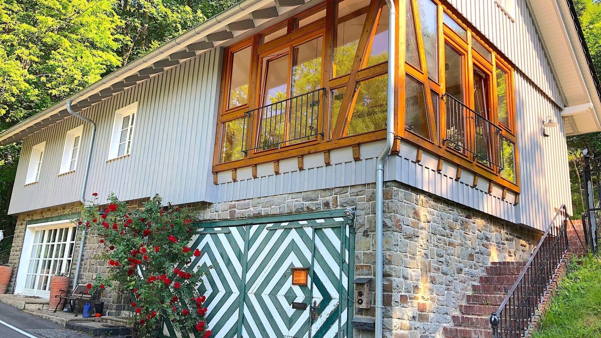 Alzenbach House | Scenic holiday home in Windeck with garden