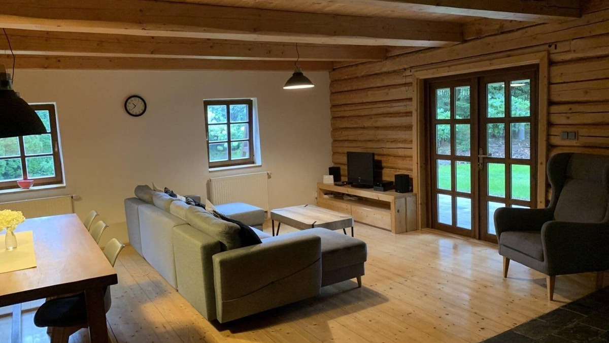 Sluknov House | Scenic holiday home in Šluknov with garden