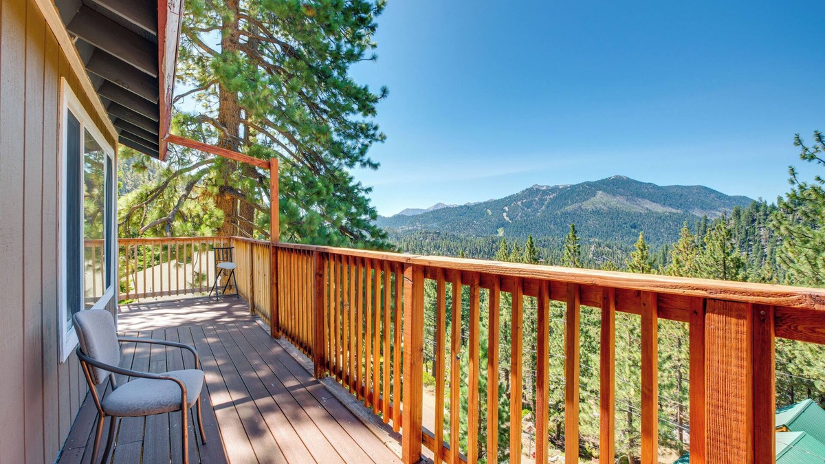 Upper Kingsbury House | Scenic Home w/Sauna - 7 Mi to Heavenly Mountain!