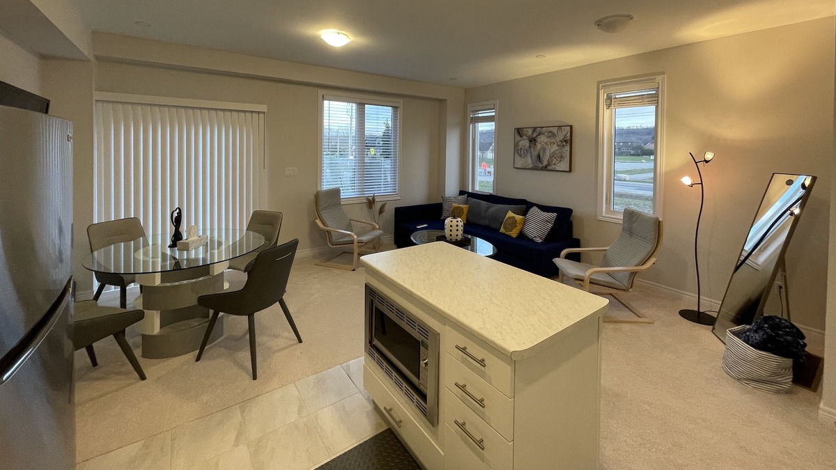 Stoney Creek House | Scenic House , Hosted by Salman in Hamilton